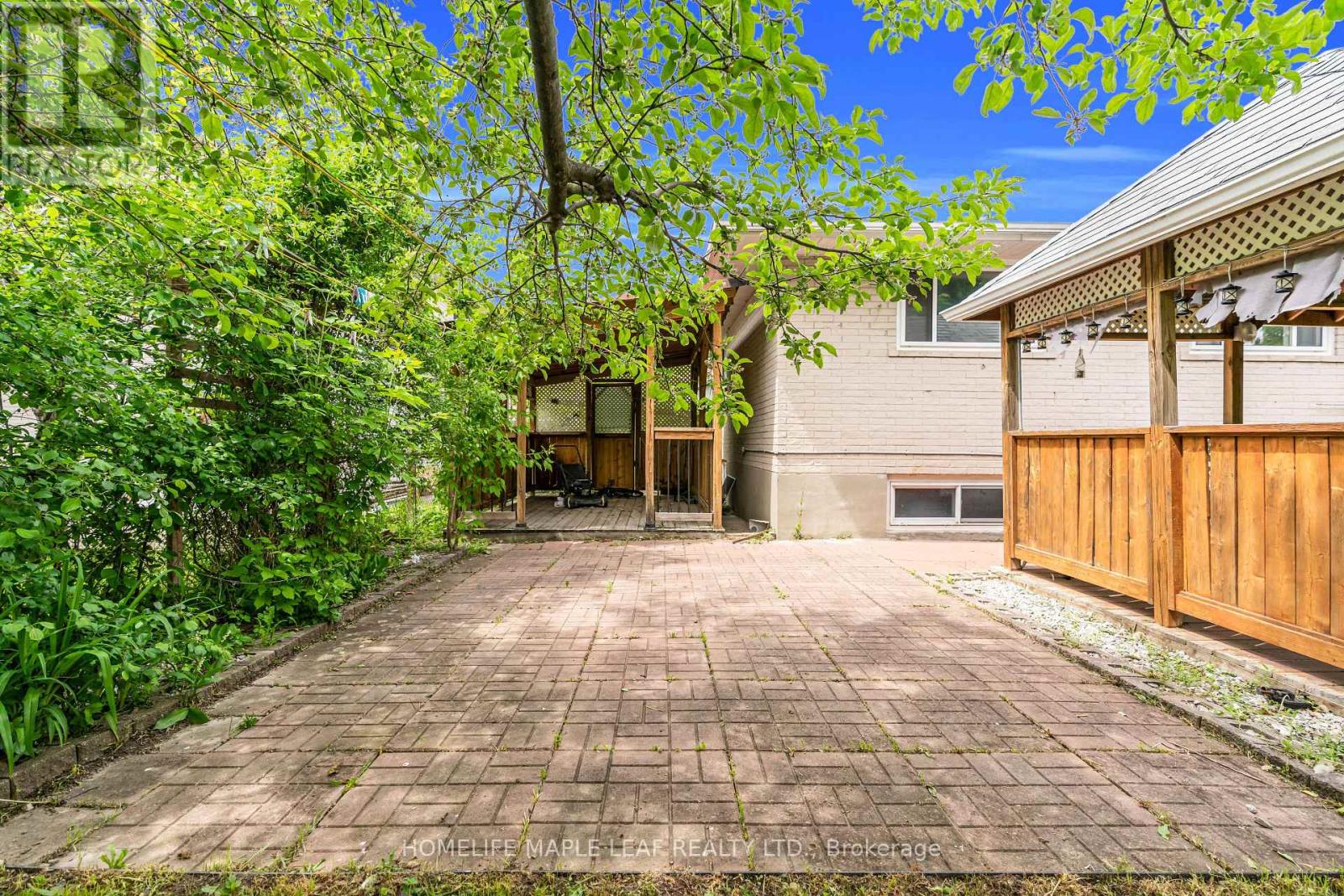 22 Vange Crescent, Toronto, Ontario  M9V 3N7 - Photo 38 - W12178634