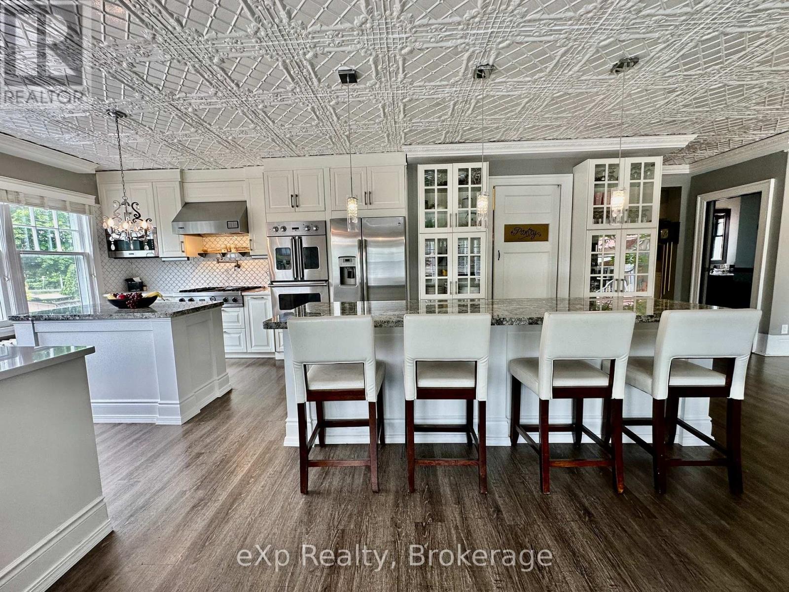 85 10th Street, Hanover, Ontario  N4N 1M9 - Photo 11 - X12156800
