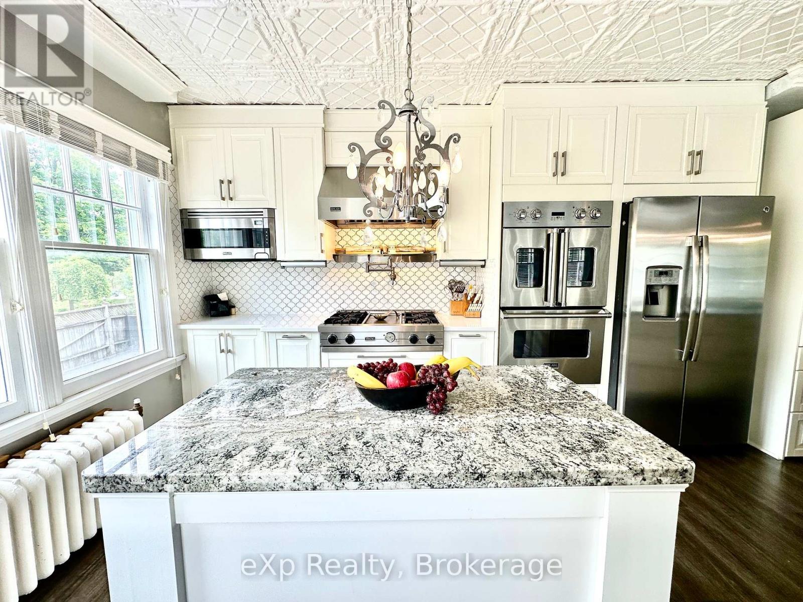 85 10th Street, Hanover, Ontario  N4N 1M9 - Photo 12 - X12156800