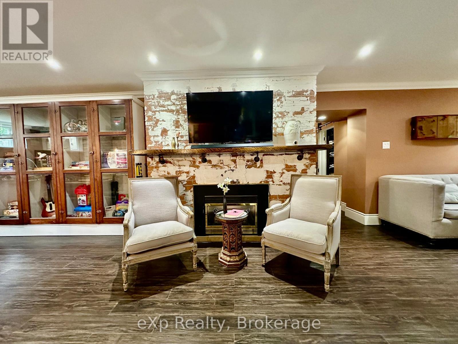 85 10th Street, Hanover, Ontario N4N 1M9 - Photo 31 - X12156800