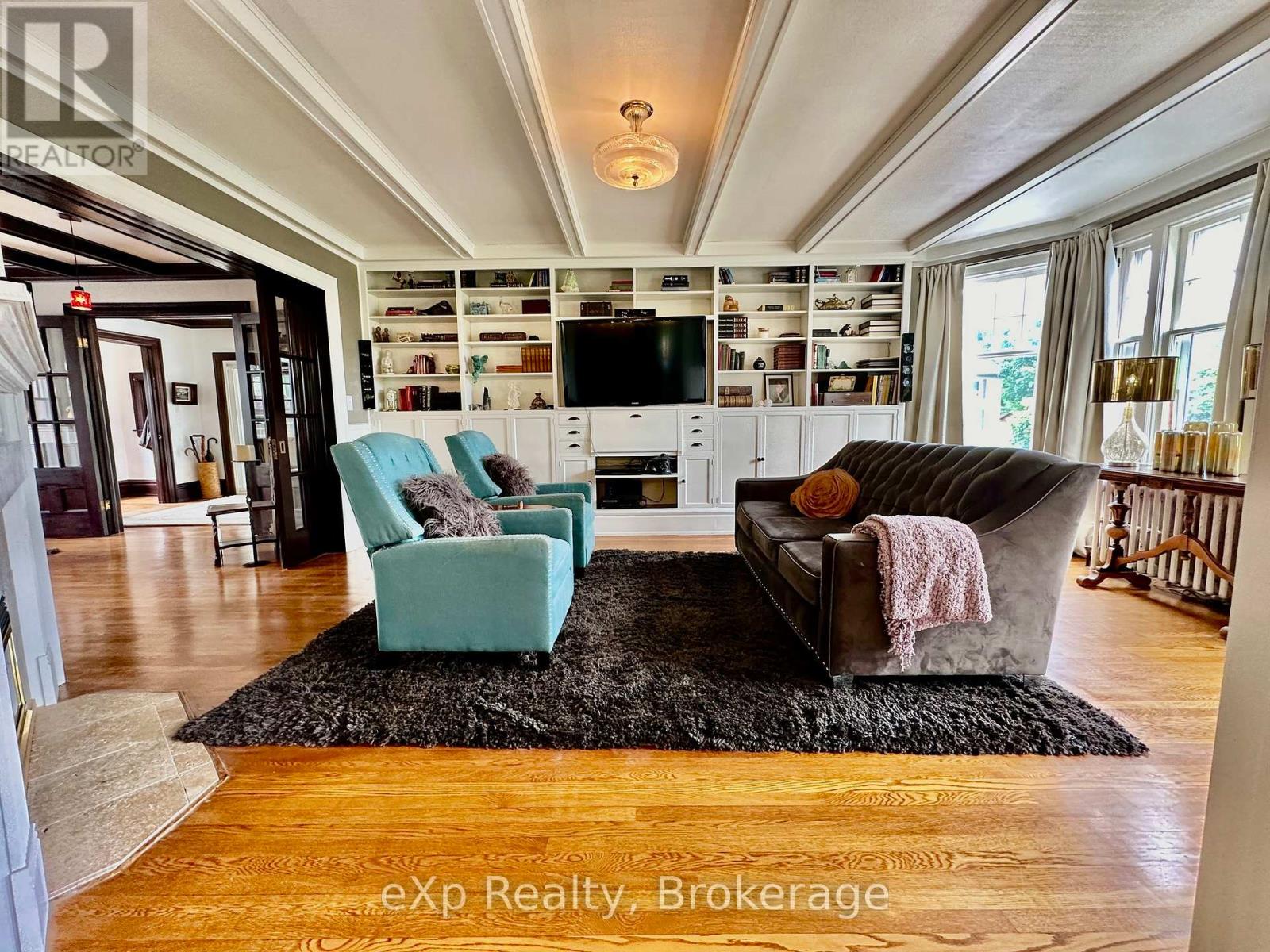 85 10th Street, Hanover, Ontario  N4N 1M9 - Photo 8 - X12156800