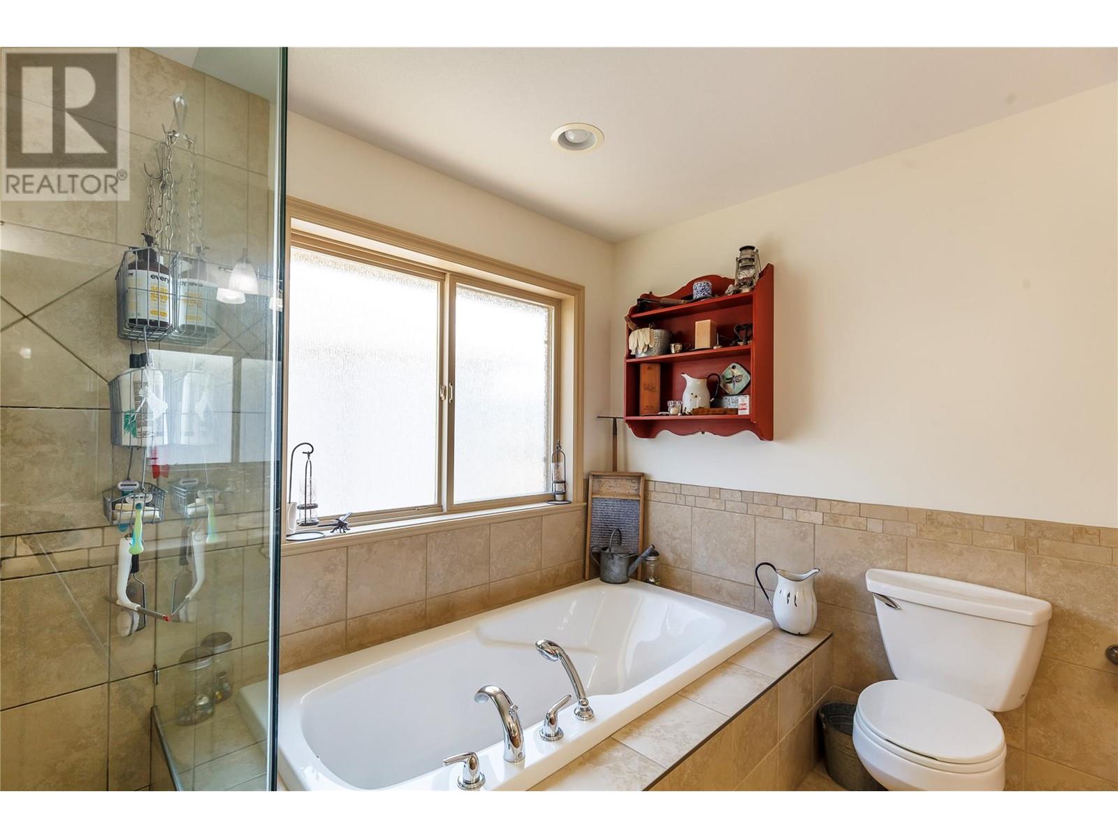 1377 Kendra Court, Kelowna, British Columbia  V1P 1P1 - Photo 29 - 10349282