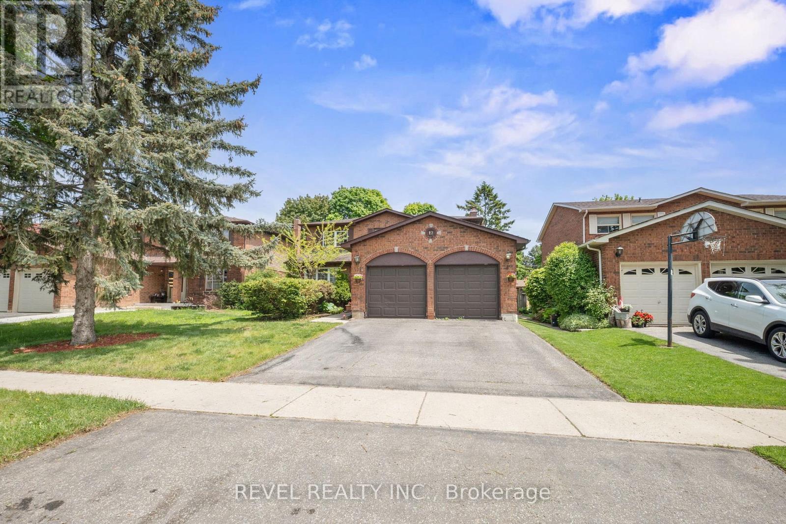 12 Robinson Crescent, Whitby, Ontario L1N 6W5 - Photo 2 - E12178894