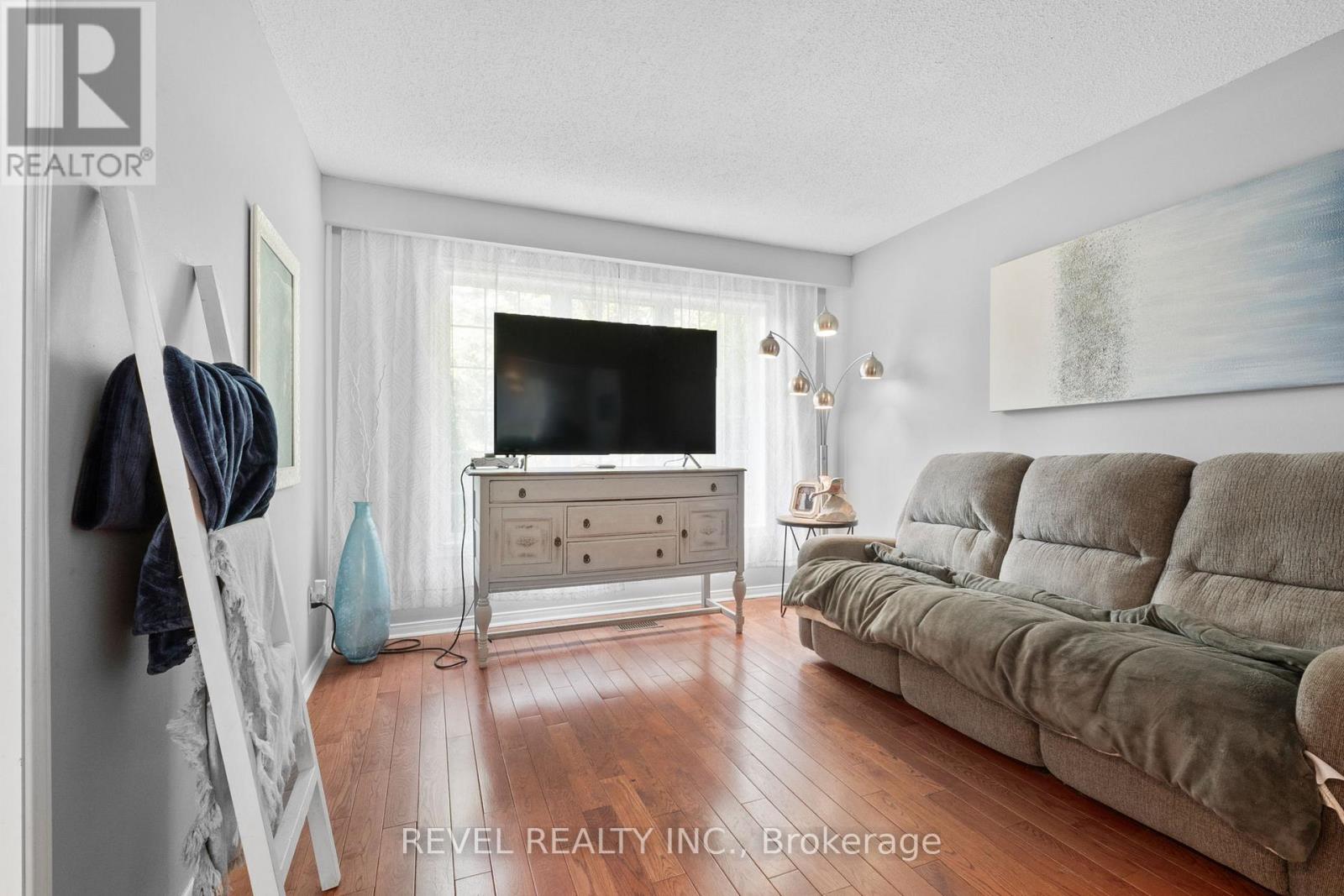 12 Robinson Crescent, Whitby, Ontario L1N 6W5 - Photo 5 - E12178894