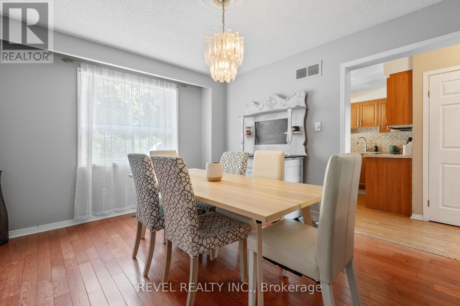 12 Robinson Crescent, Whitby, Ontario L1N 6W5 - Photo 7 - E12178894