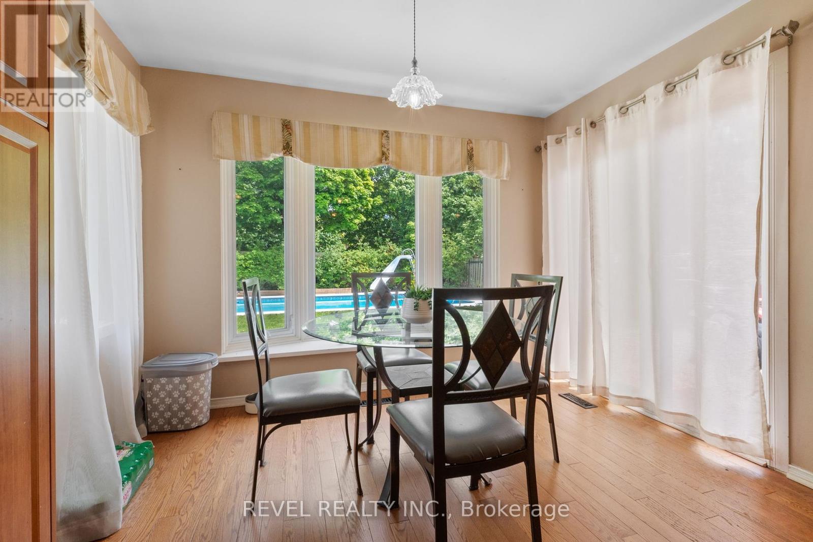 12 Robinson Crescent, Whitby, Ontario L1N 6W5 - Photo 9 - E12178894