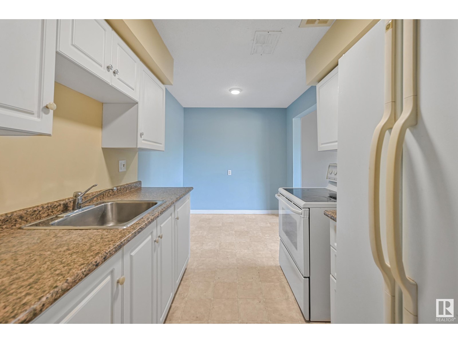 Property at #4 14105 82 ST NW image 3