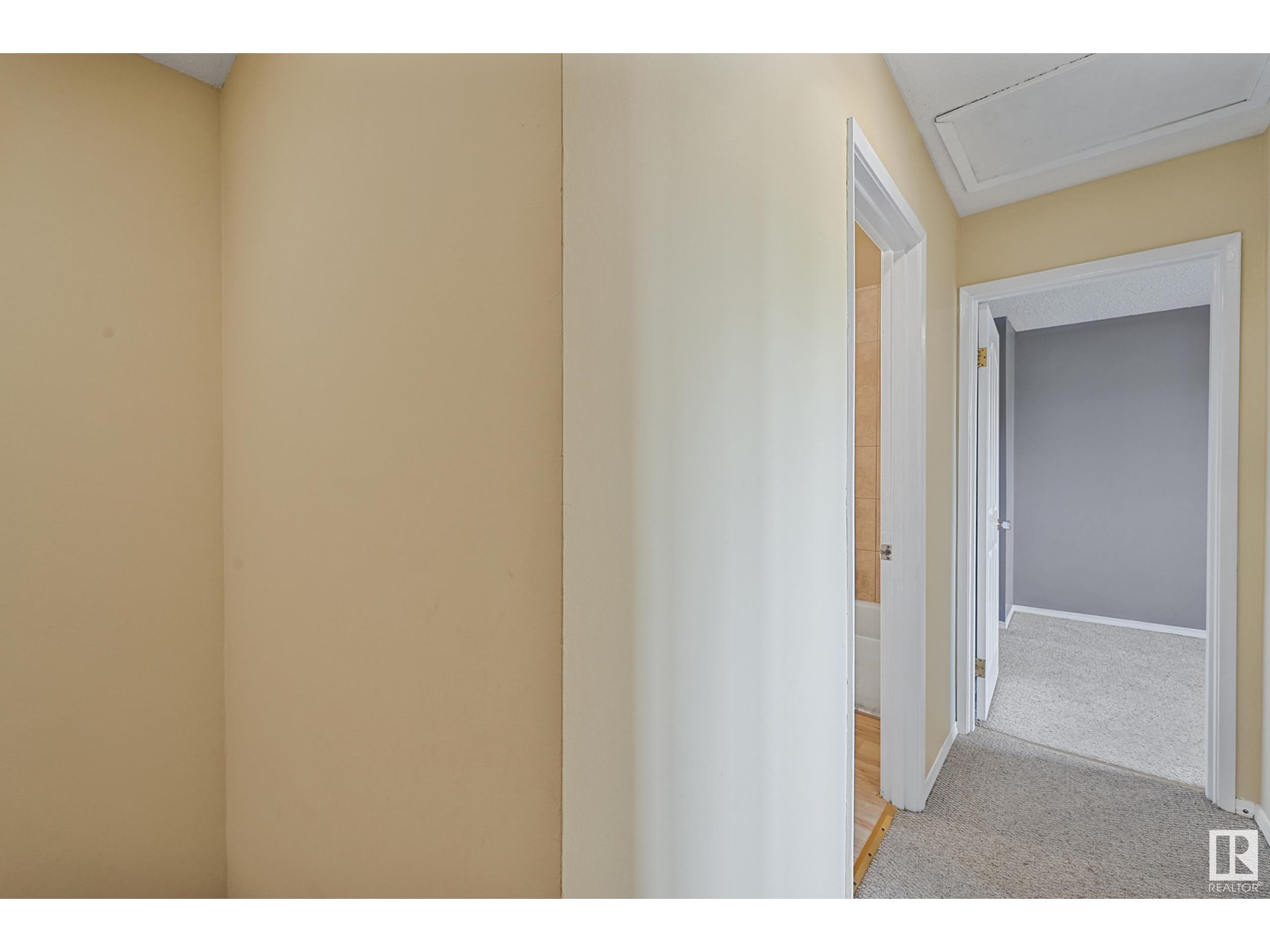 Property at #4 14105 82 ST NW image 5