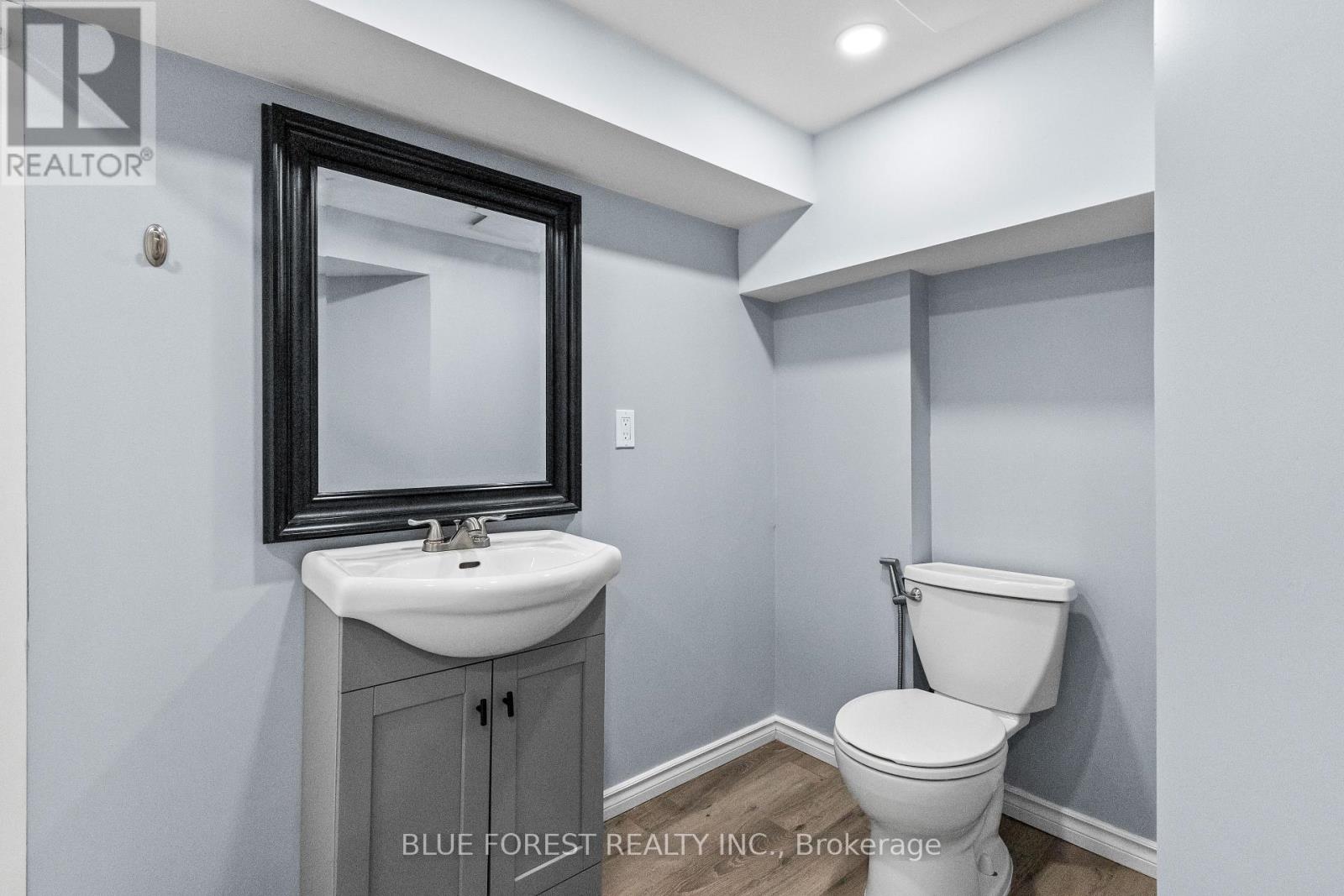 69 Connaught Avenue, London East, Ontario  N5Y 3A5 - Photo 12 - X12178852