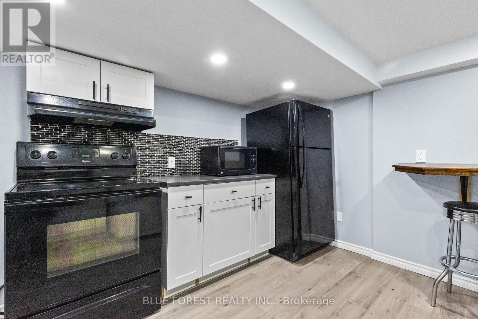 69 Connaught Avenue, London East, Ontario  N5Y 3A5 - Photo 7 - X12178852