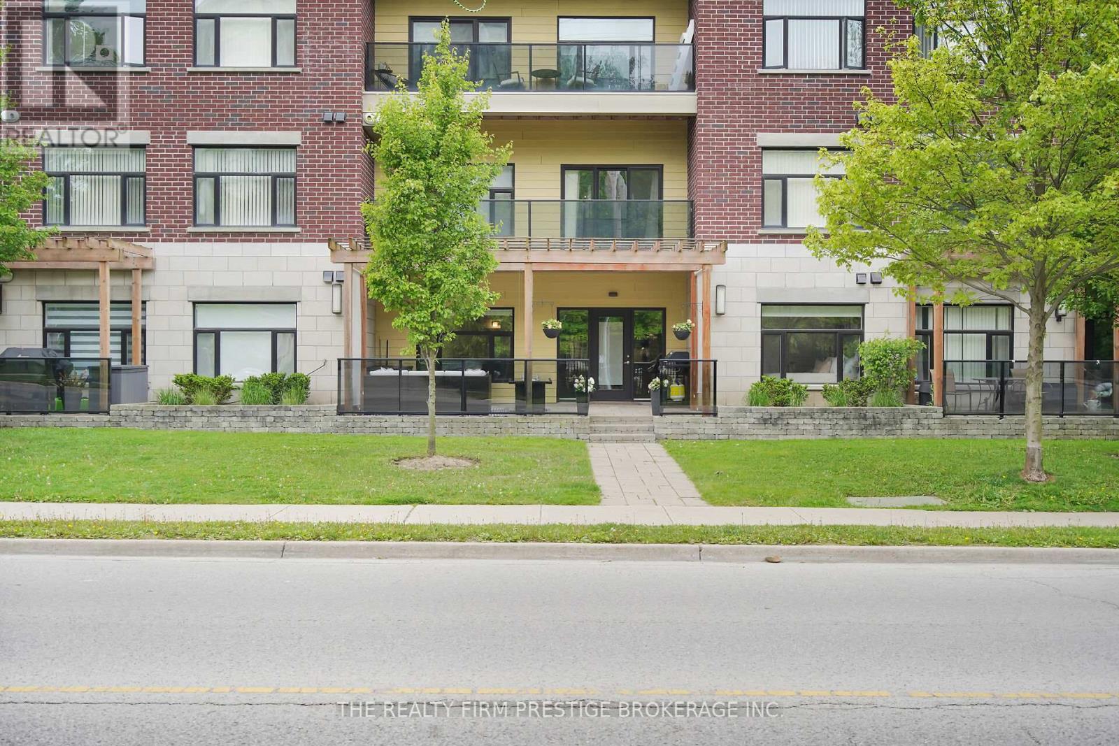 102 - 89 Ridout Street S