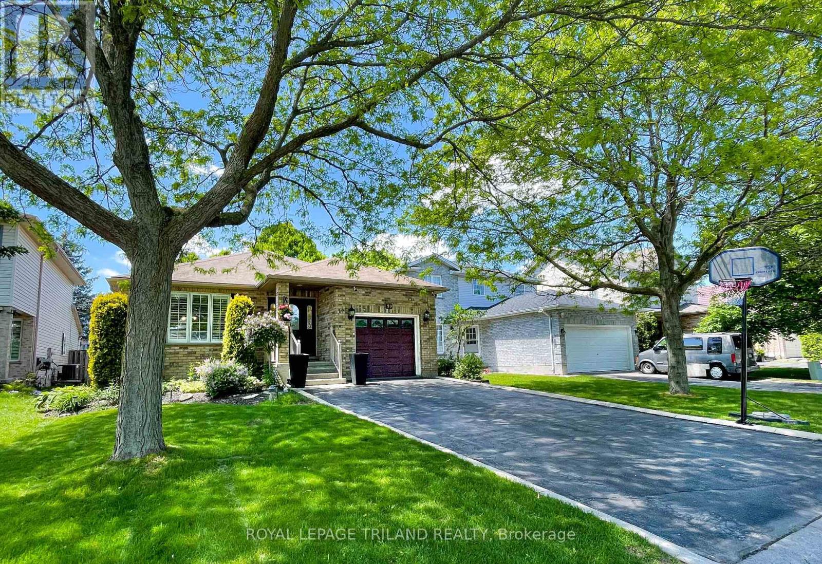 99 Stonehenge Road