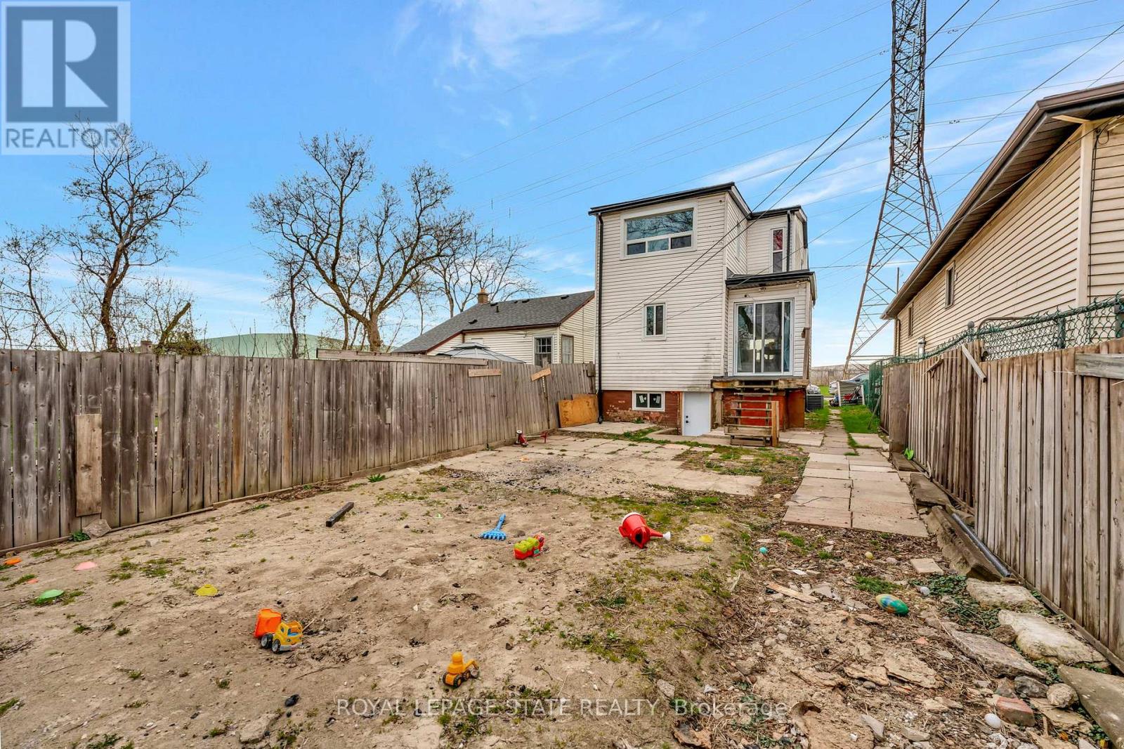 401 Strathearne Avenue, Hamilton, Ontario  L8H 5L2 - Photo 18 - X12101598