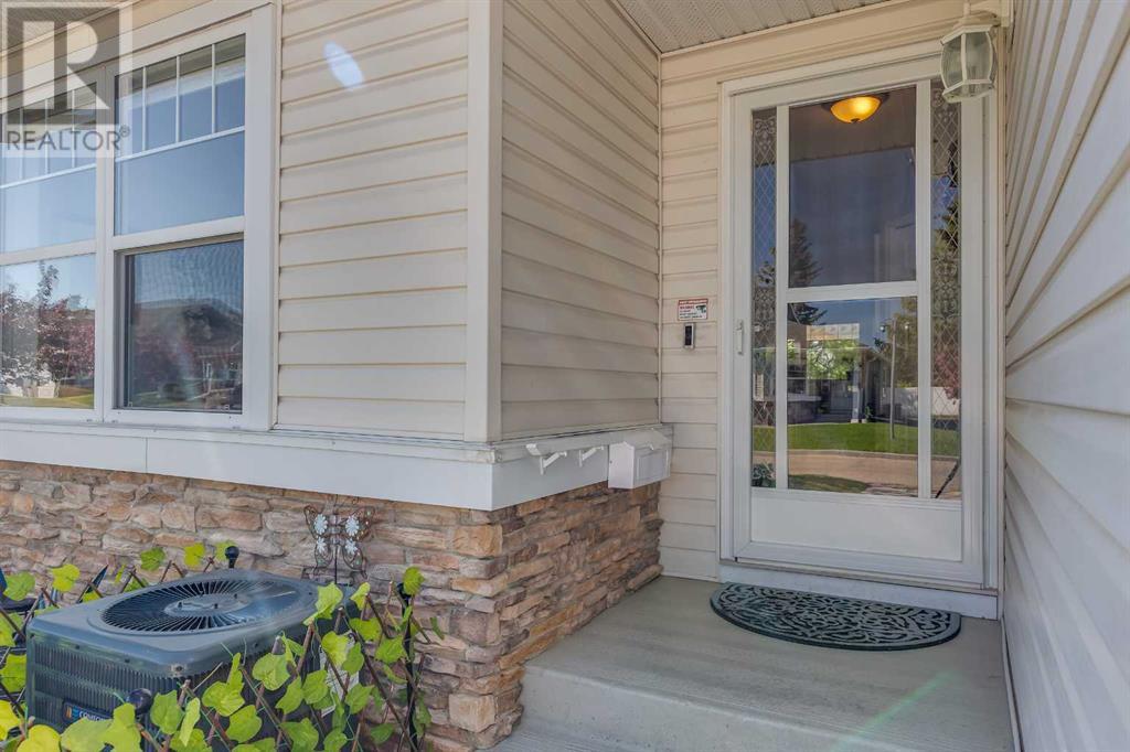 14 Janko Close, Red Deer, Alberta  T4P 3X1 - Photo 3 - A2224550