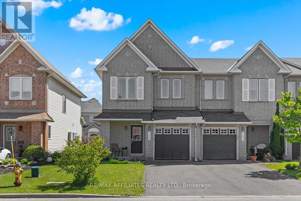 119 SILVERMOON CRESCENT, Ottawa, Ontario