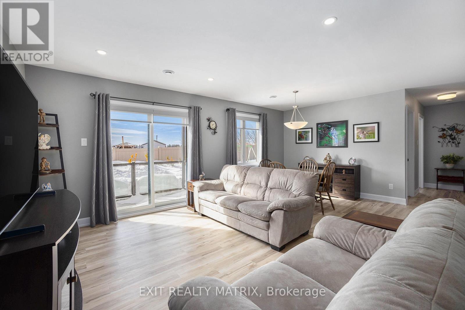 103 - 271 Belfort Street, Russell, Ontario  K0A 1W0 - Photo 6 - X12178900