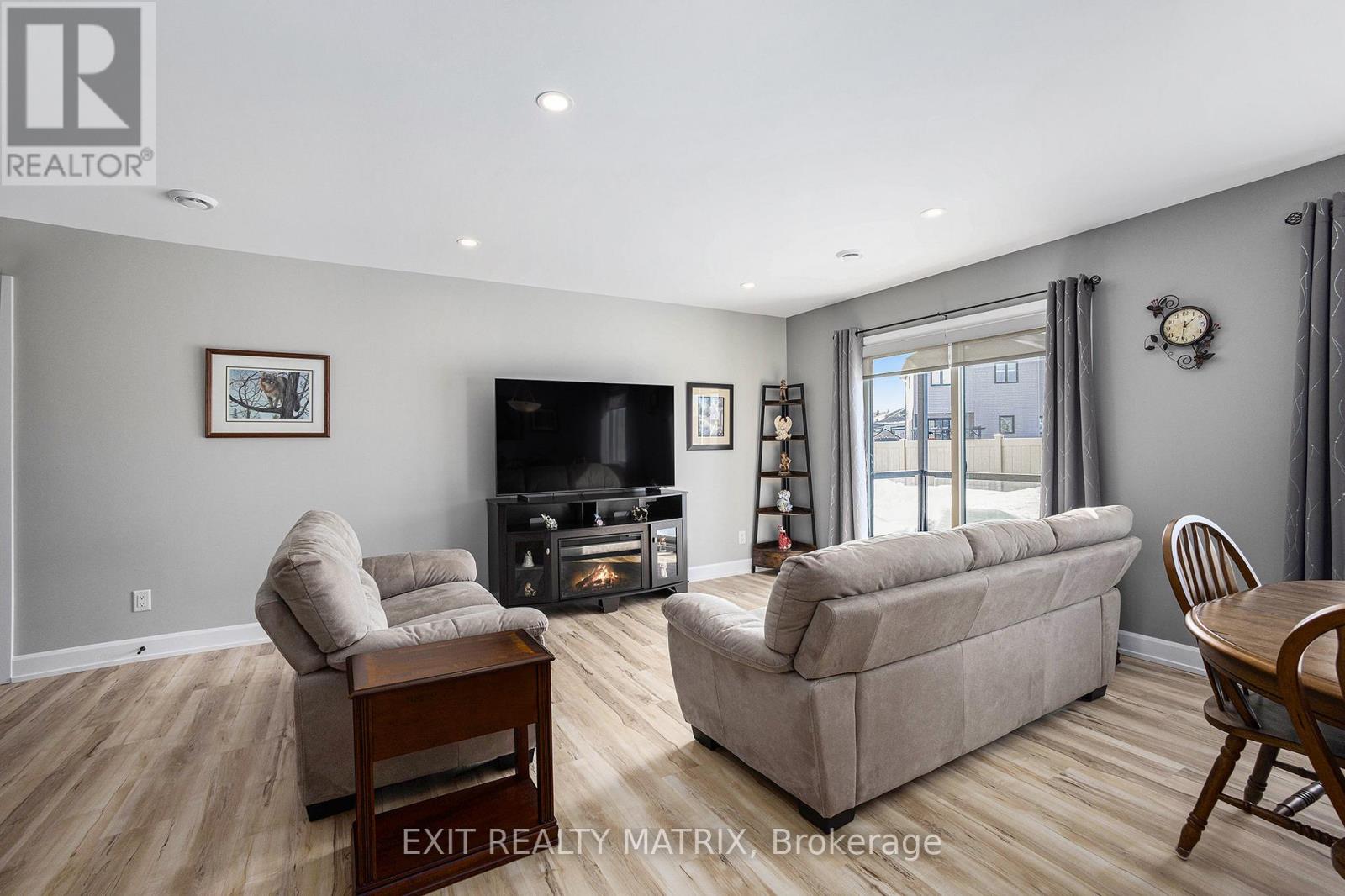 103 - 271 Belfort Street, Russell, Ontario  K0A 1W0 - Photo 7 - X12178900