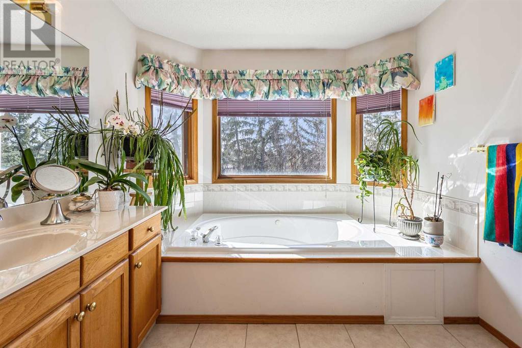 122 Hampstead Close Nw, Calgary, Alberta  T3A 5J1 - Photo 23 - A2204264