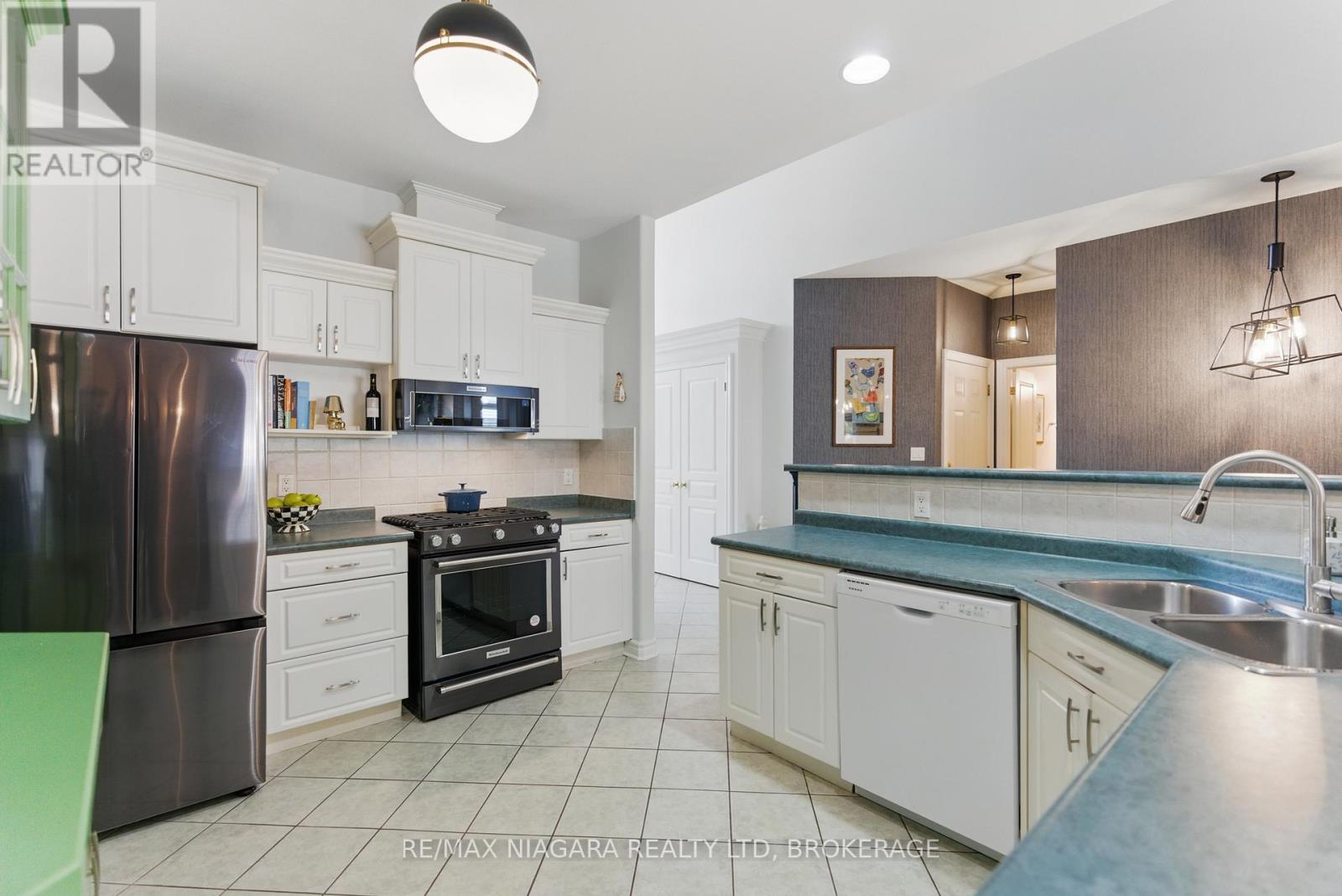 18 - 308 Queenston Street, St. Catharines (Oakdale), Ontario  L2P 2X4 - Photo 20 - X12178832