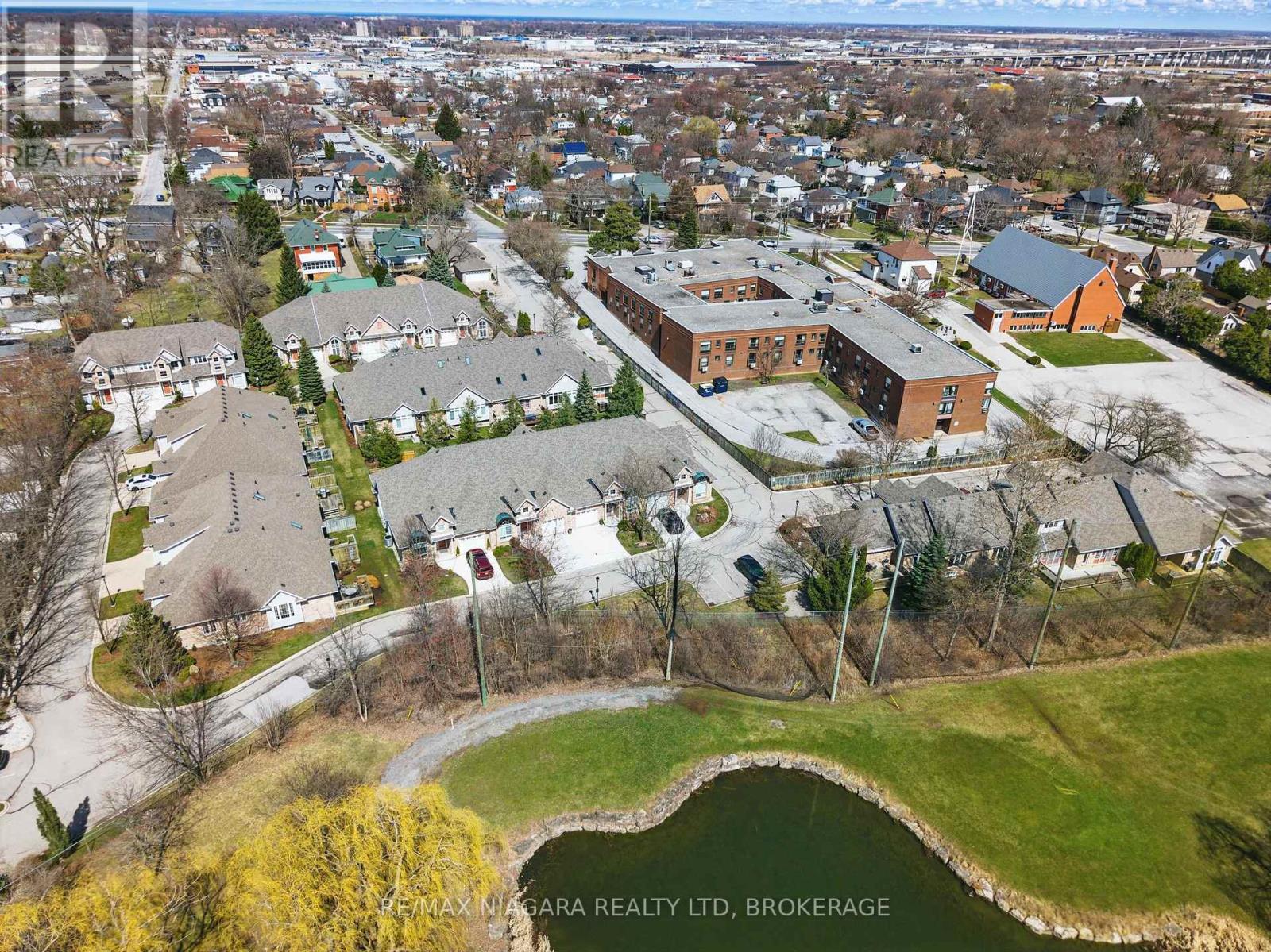 18 - 308 Queenston Street, St. Catharines (Oakdale), Ontario  L2P 2X4 - Photo 4 - X12178832