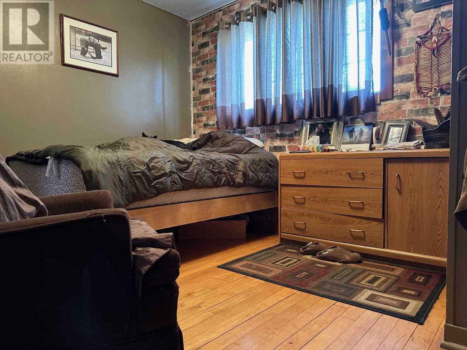 Property at 46 Hudson DR image 3