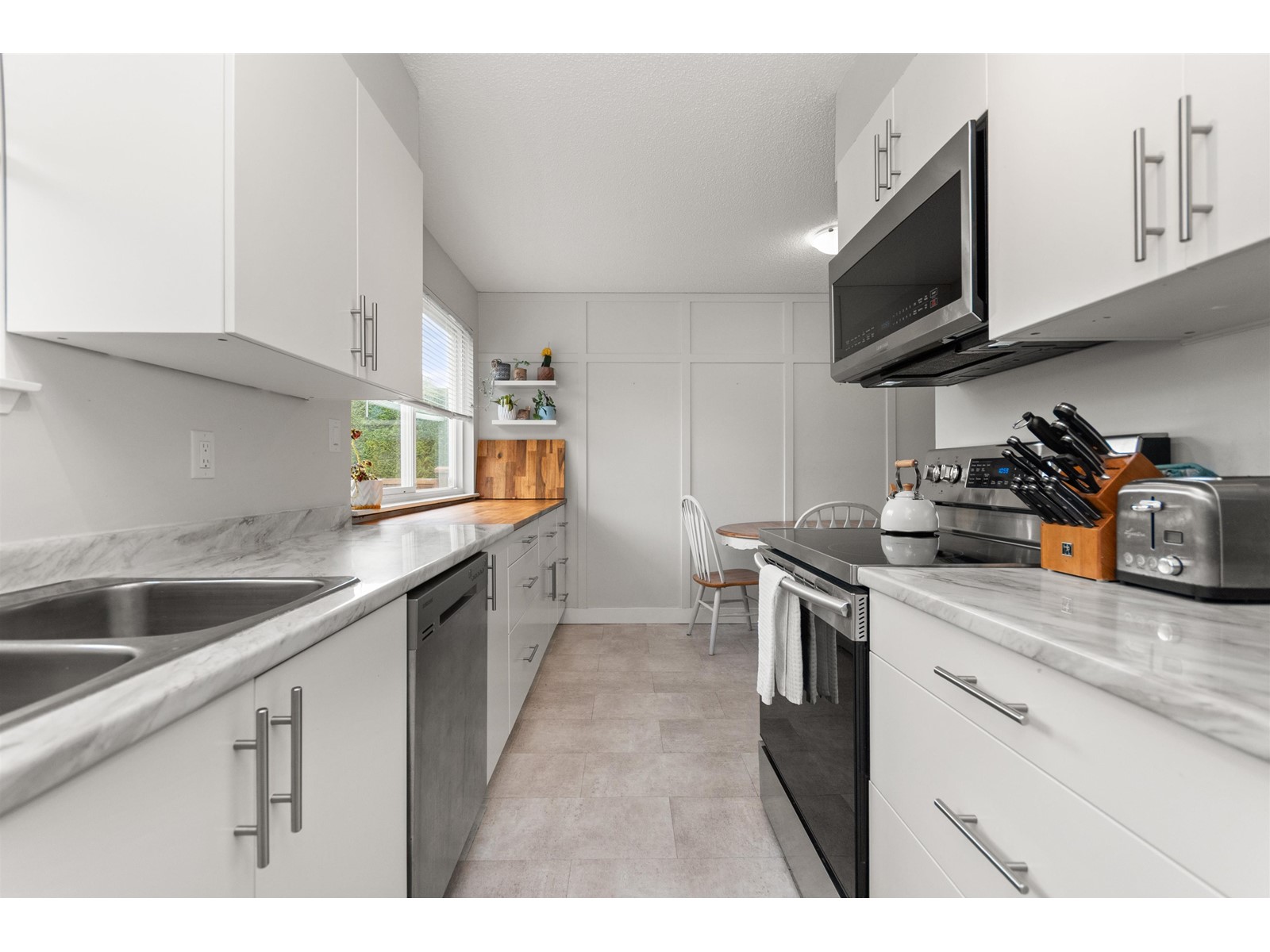 Property at 51 45185 WOLFE ROAD image 3