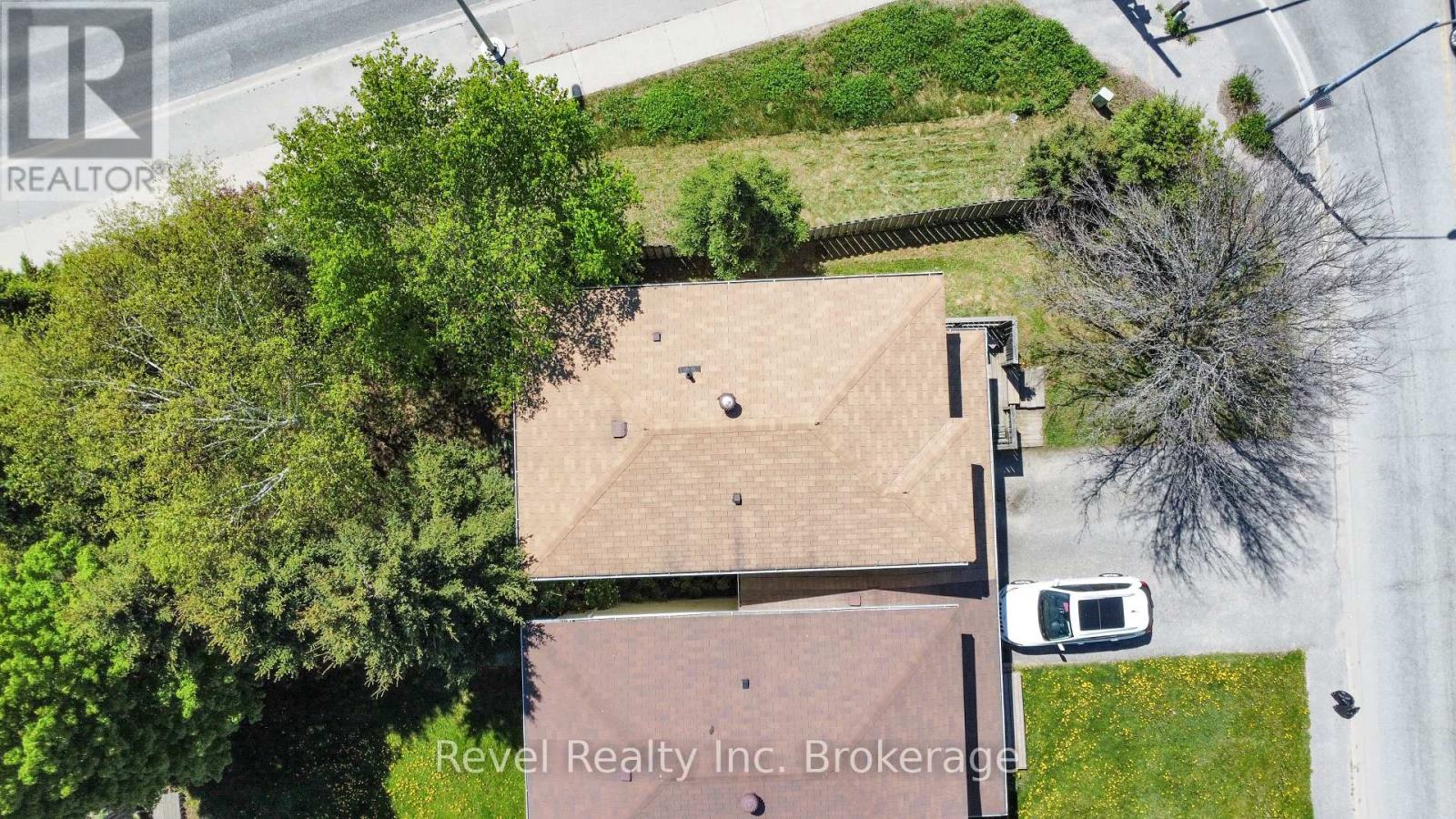 138 Champlain Street, North Bay, Ontario  P1B 9P9 - Photo 2 - X12178833