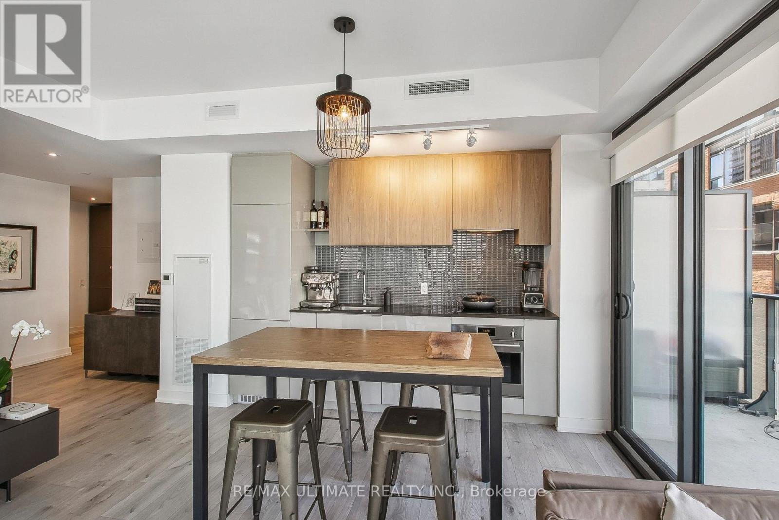 601 - 161 Roehampton Avenue, Toronto, Ontario  M4P 0C8 - Photo 24 - C12178651