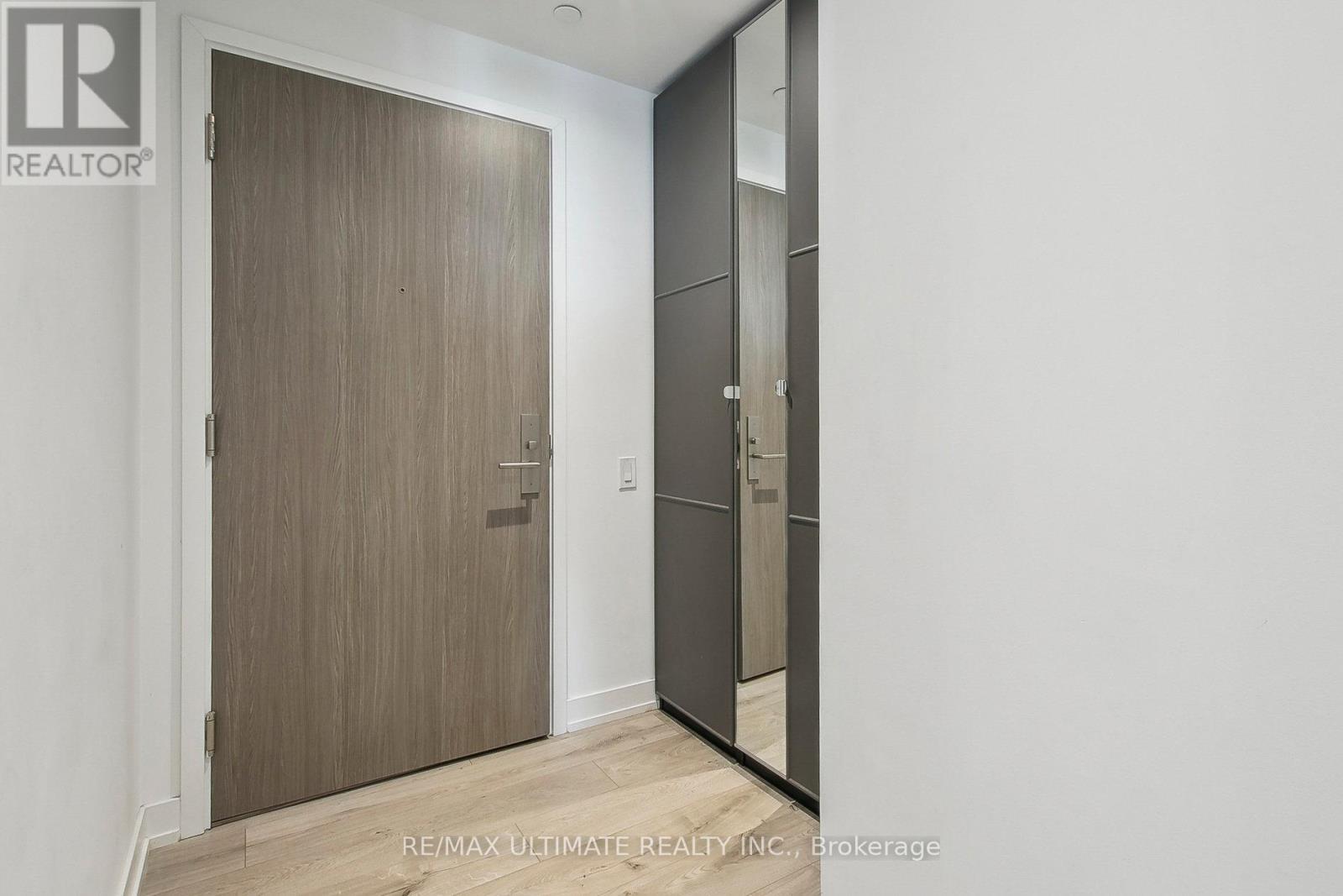 601 - 161 Roehampton Avenue, Toronto, Ontario  M4P 0C8 - Photo 8 - C12178651