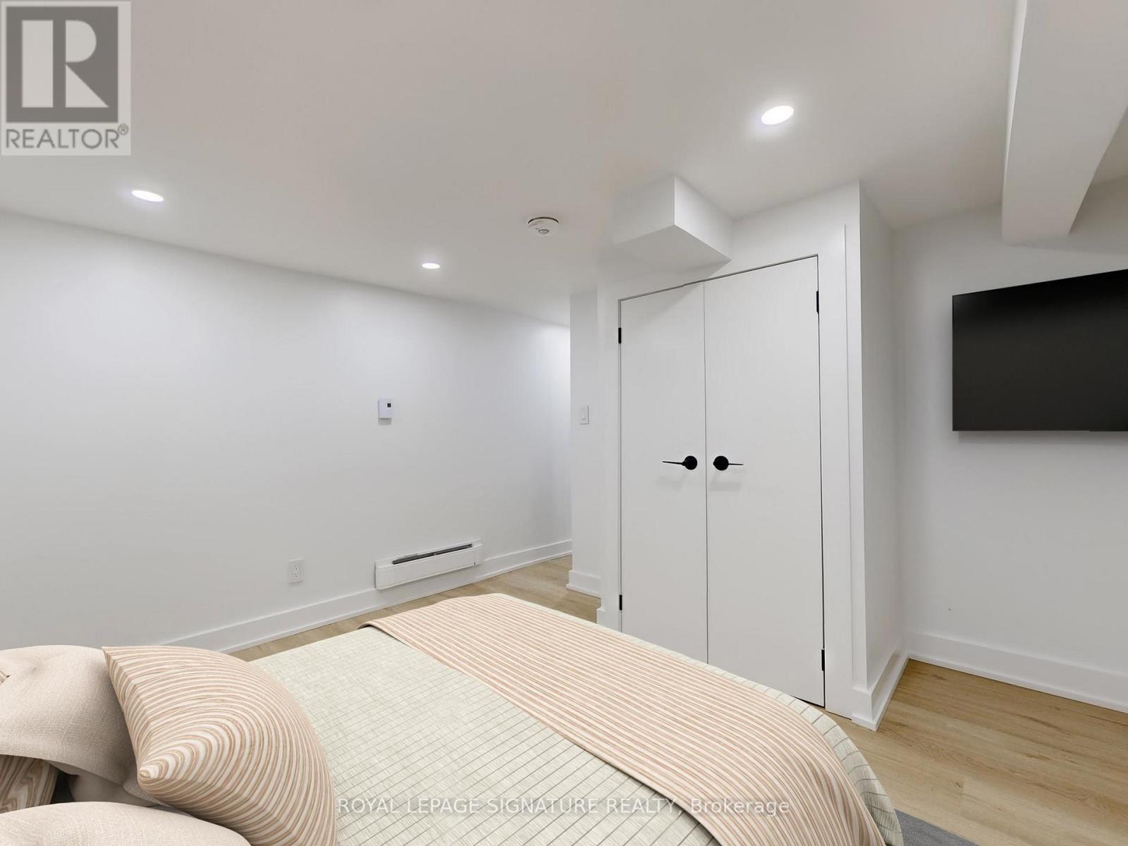 Lower B - 250 Major Street, Toronto, Ontario  M5S 2L6 - Photo 7 - C12178662
