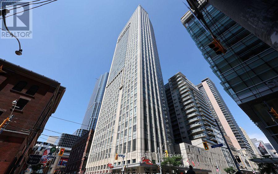 4309 - 210 Victoria Street, Toronto (Church-Yonge Corridor), Ontario  M5V 2R3 - Photo 1 - C12178685