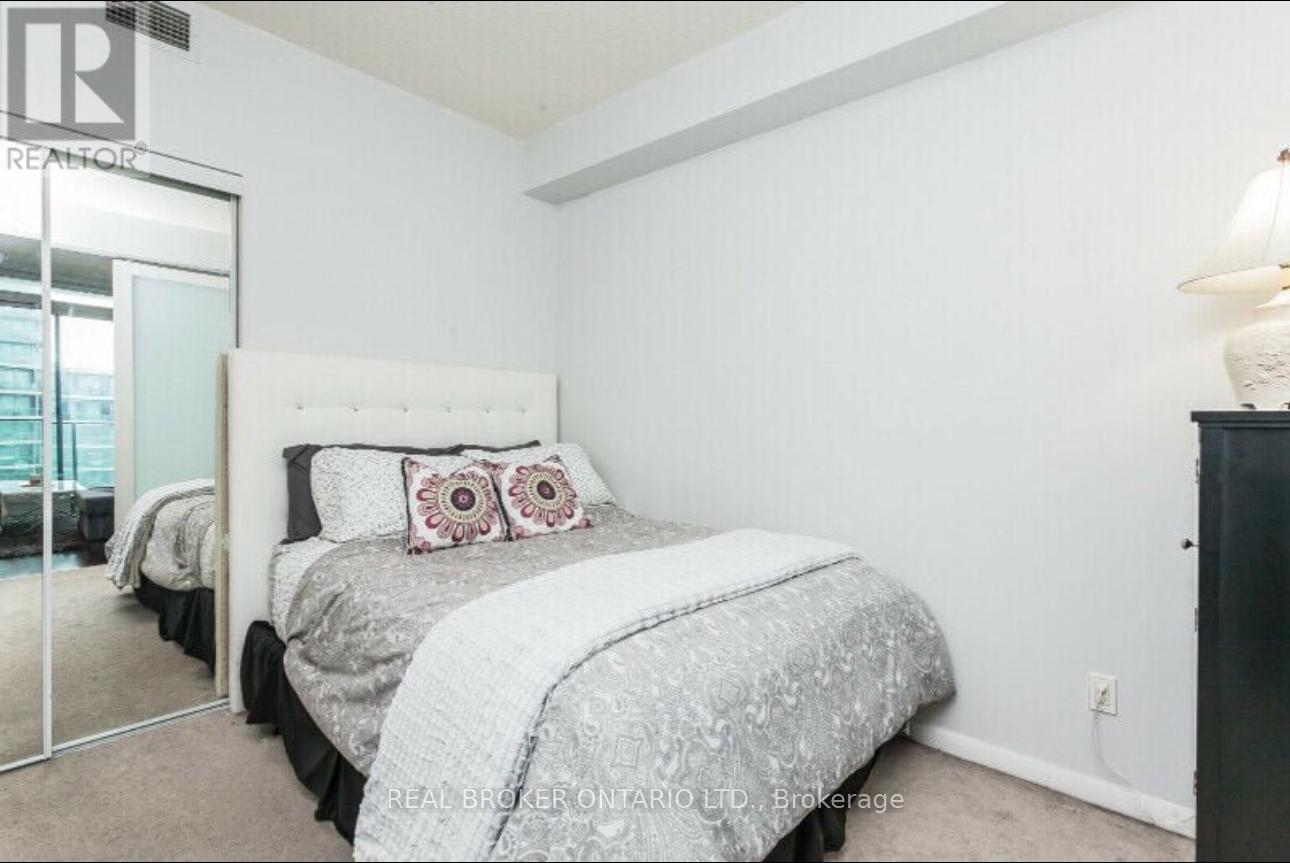 715 - 215 Fort York Boulevard, Toronto, Ontario  M5V 4A2 - Photo 8 - C12178821