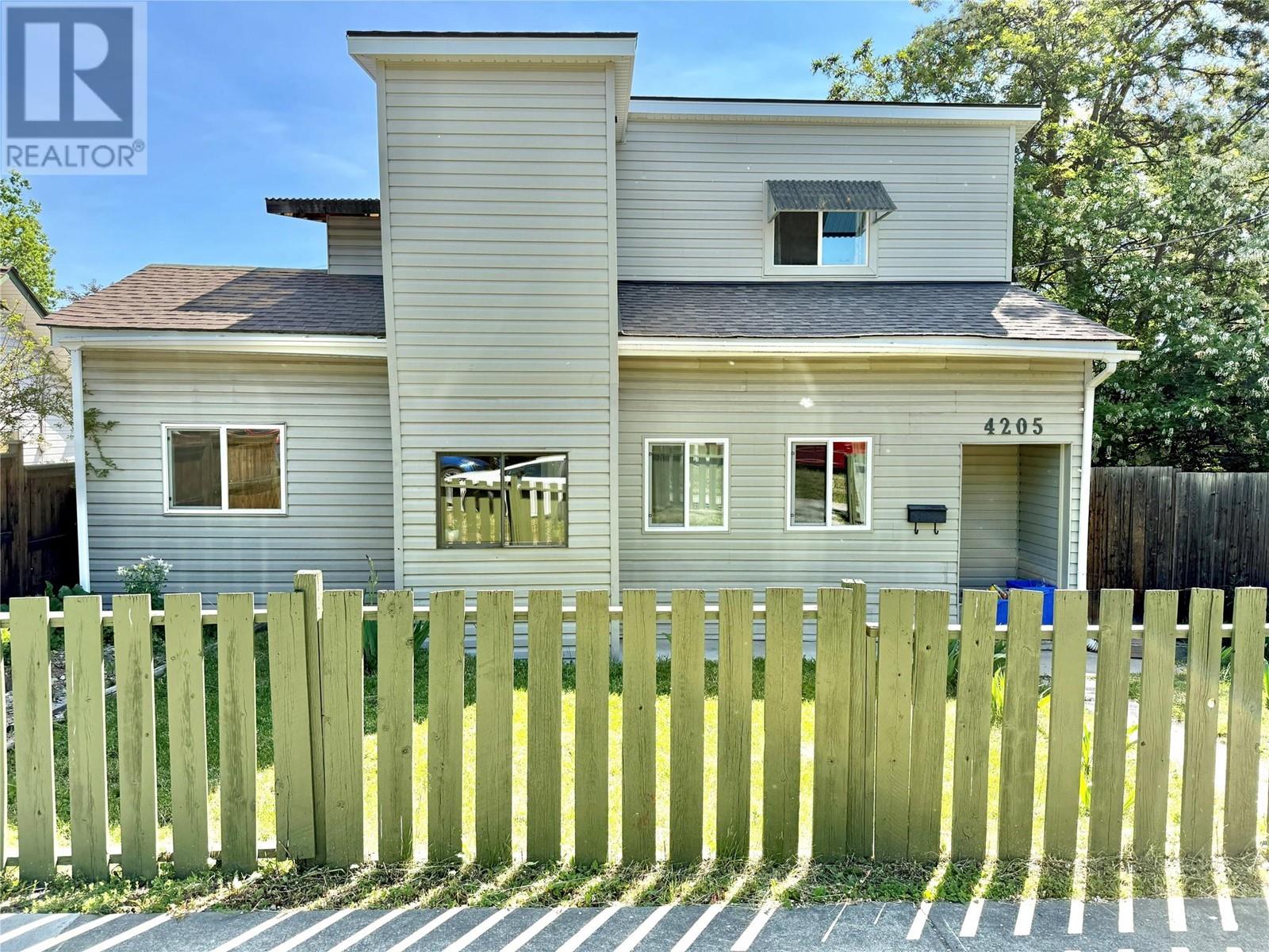 4205 34 Street, Vernon, British Columbia  V1T 5Y5 - Photo 2 - 10349586