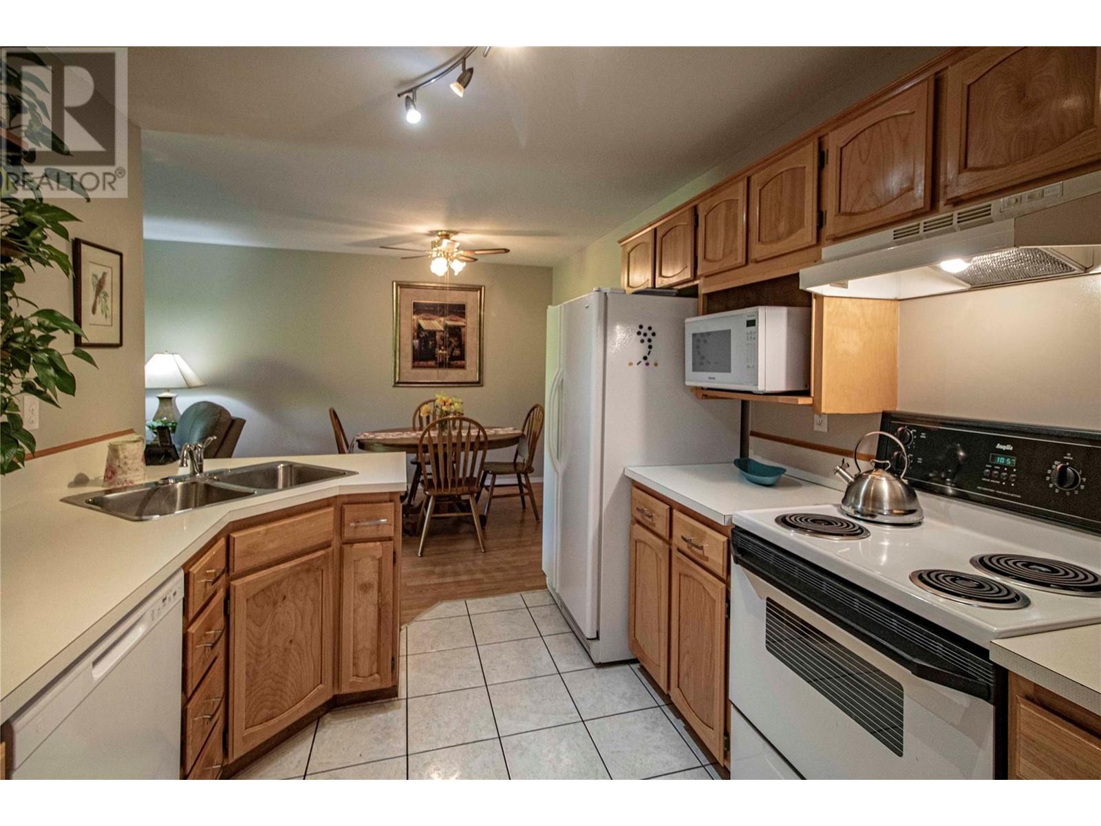298 Yorkton Avenue Unit# 205, Penticton, BC V2A3V5