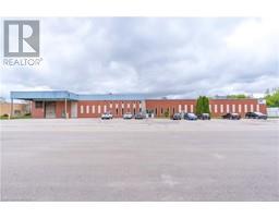 10 SPALDING Drive, Brantford, Ontario