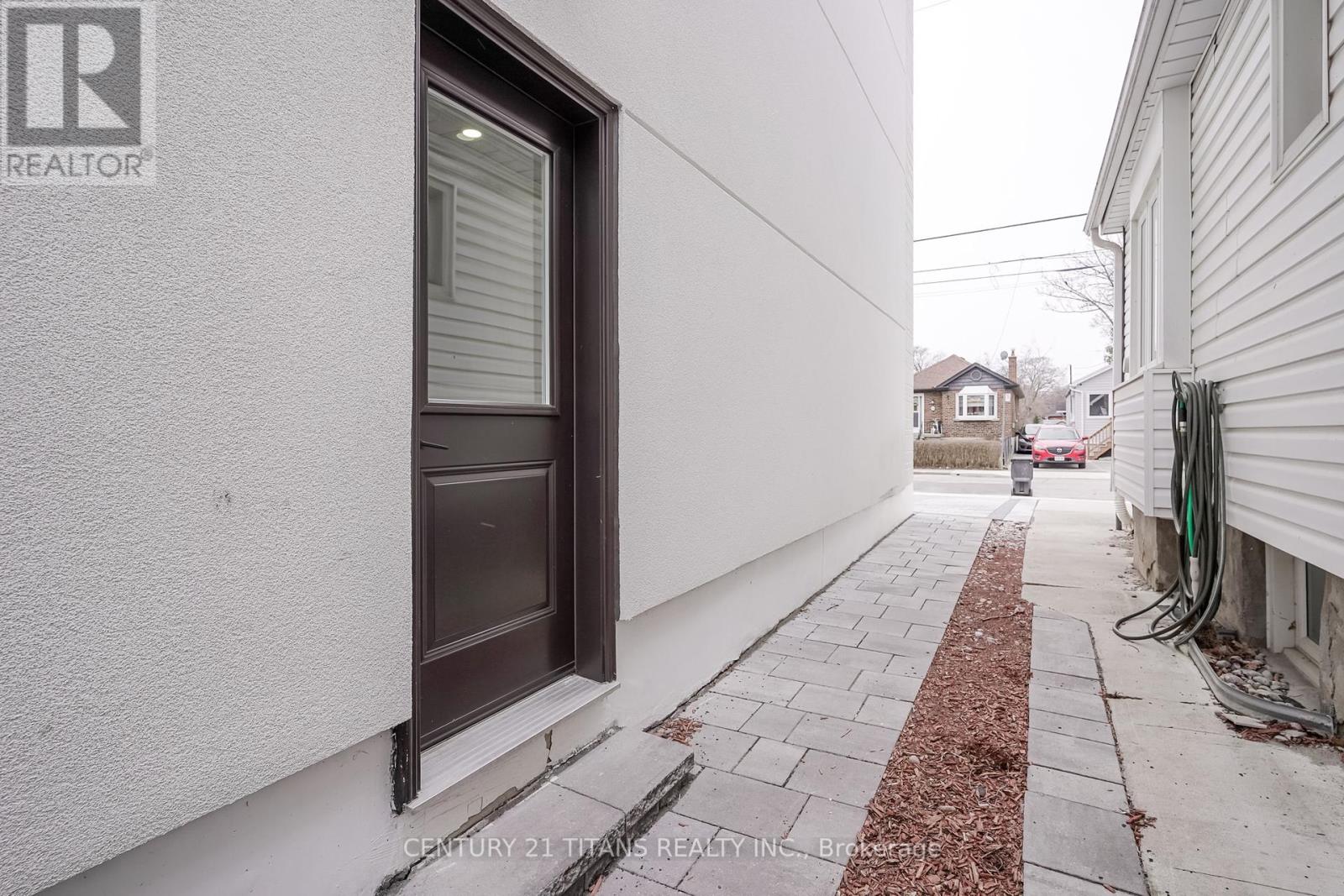 83 Kalmar Avenue, Toronto (Birchcliffe-Cliffside), Ontario  M1N 3G5 - Photo 4 - E12178667