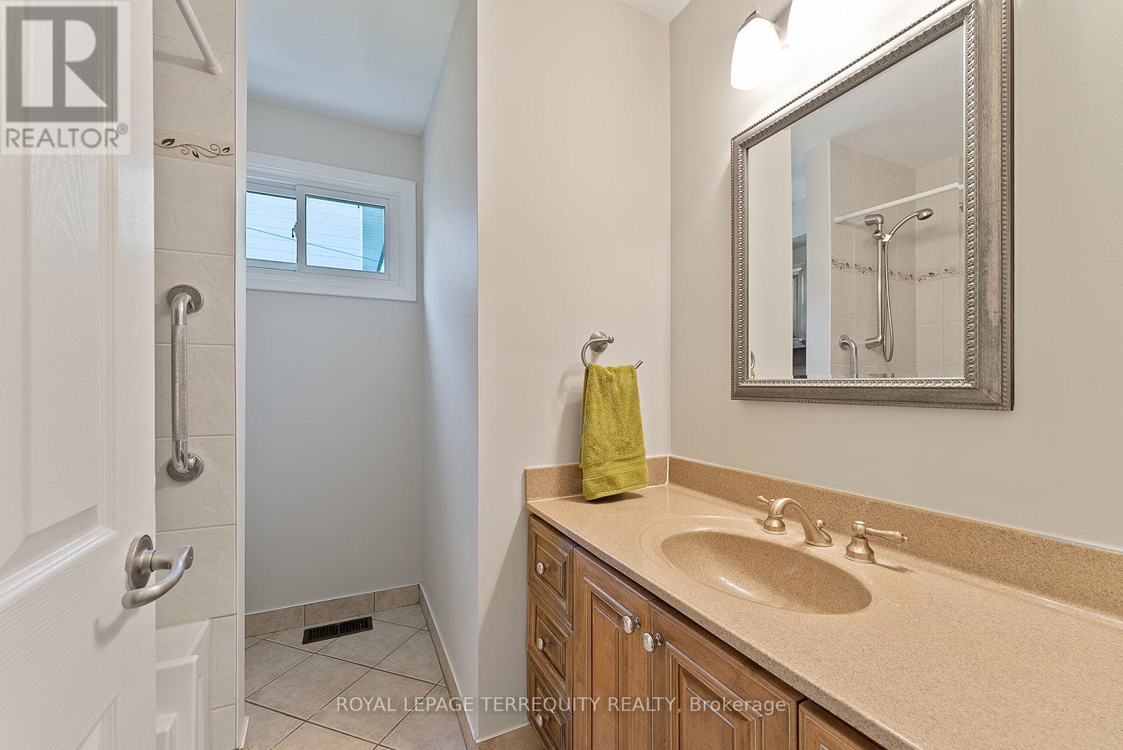 111 Keewatin Street S, Oshawa, Ontario  L1H 6Z2 - Photo 13 - E12178676
