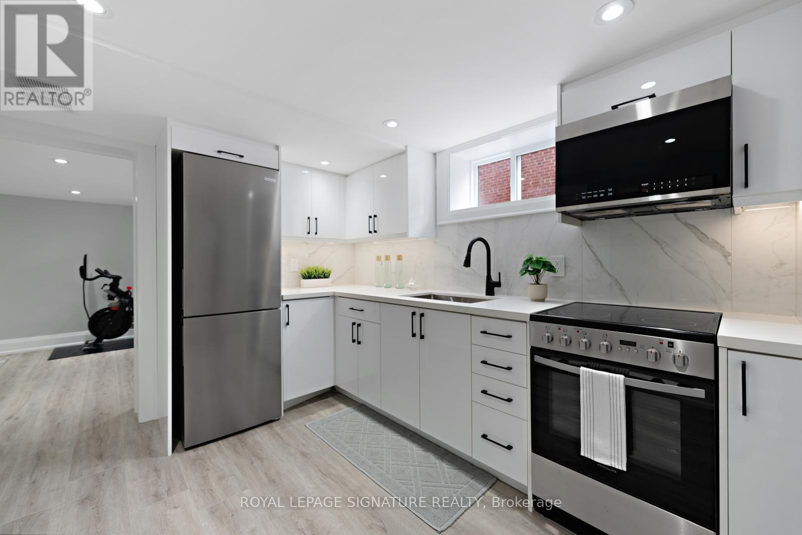 25 Elmont Drive, Toronto (O'connor-Parkview), Ontario  M4B 2M2 - Photo 35 - E12178721