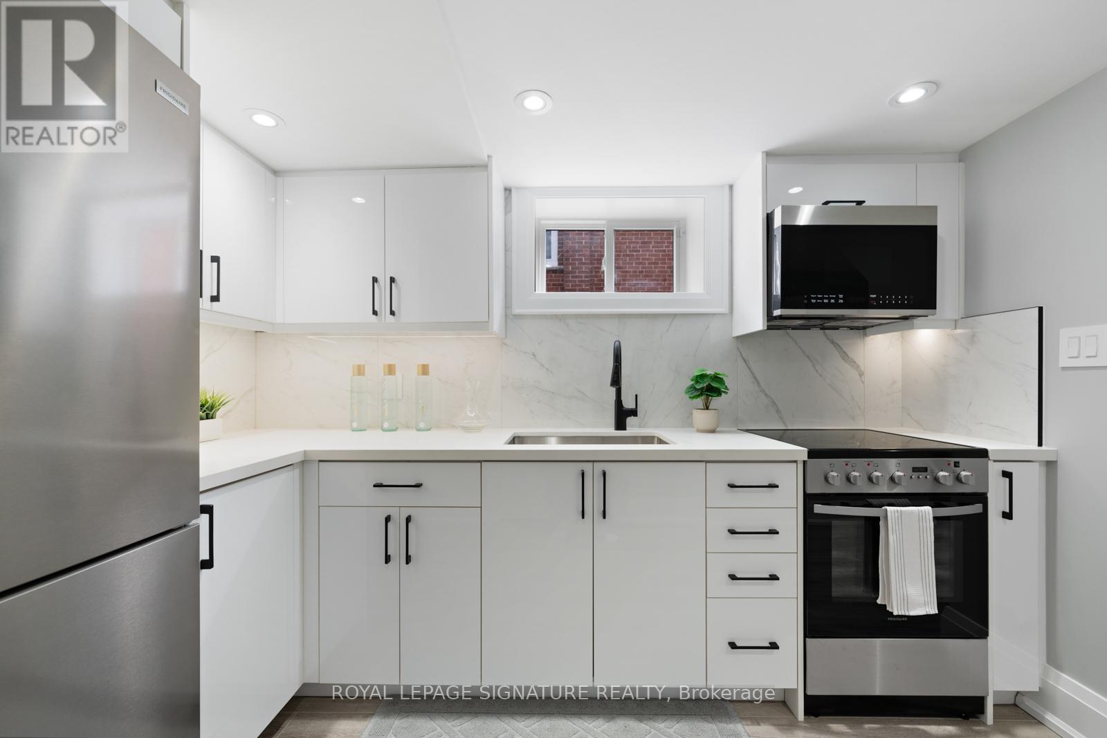 25 Elmont Drive, Toronto (O'connor-Parkview), Ontario  M4B 2M2 - Photo 36 - E12178721