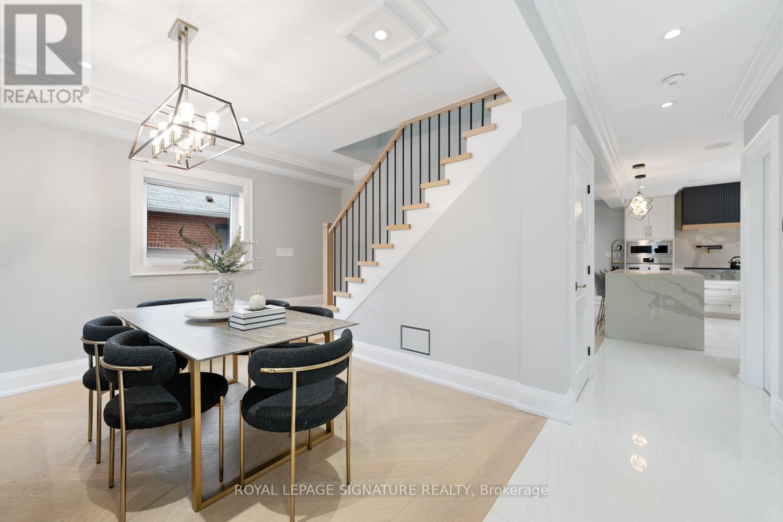 25 Elmont Drive, Toronto (O'connor-Parkview), Ontario  M4B 2M2 - Photo 7 - E12178721