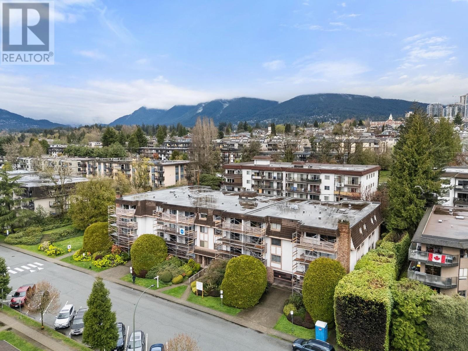 211 236 W 2ND STREET, North Vancouver, British Columbia