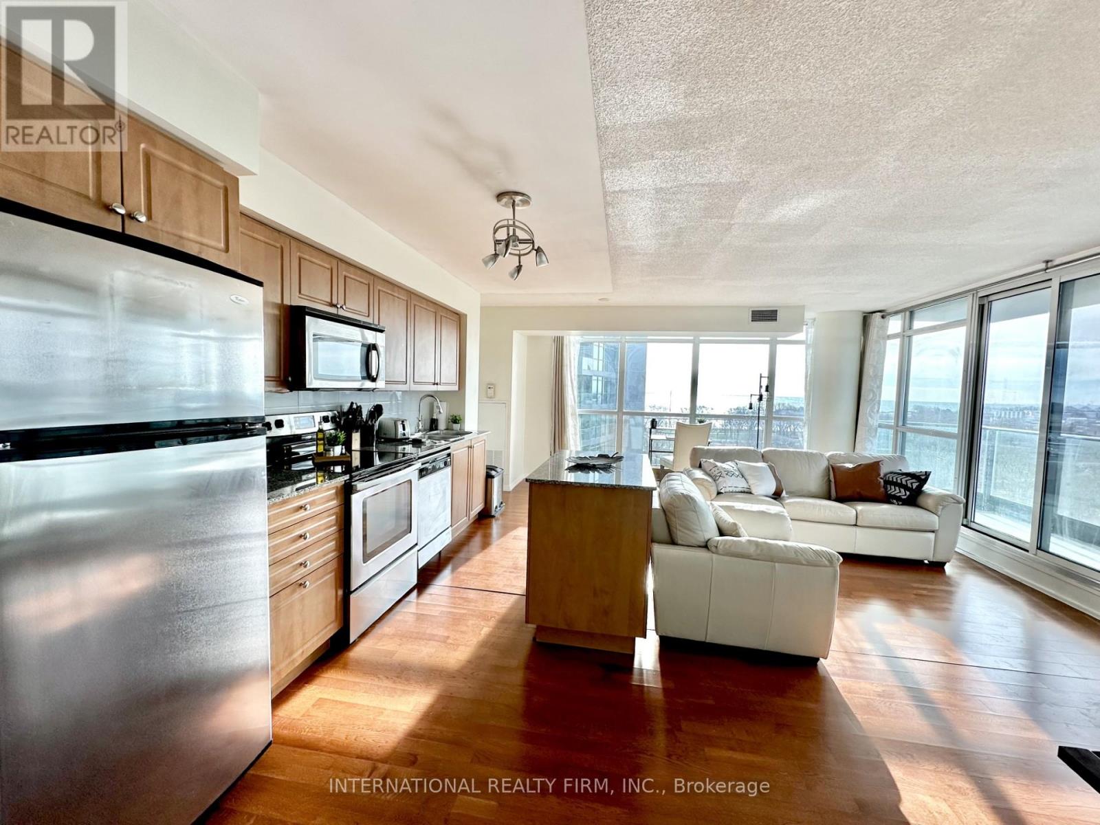 1273 - 209 Fort York Boulevard, Toronto, Ontario  M5V 4A1 - Photo 5 - C12178835