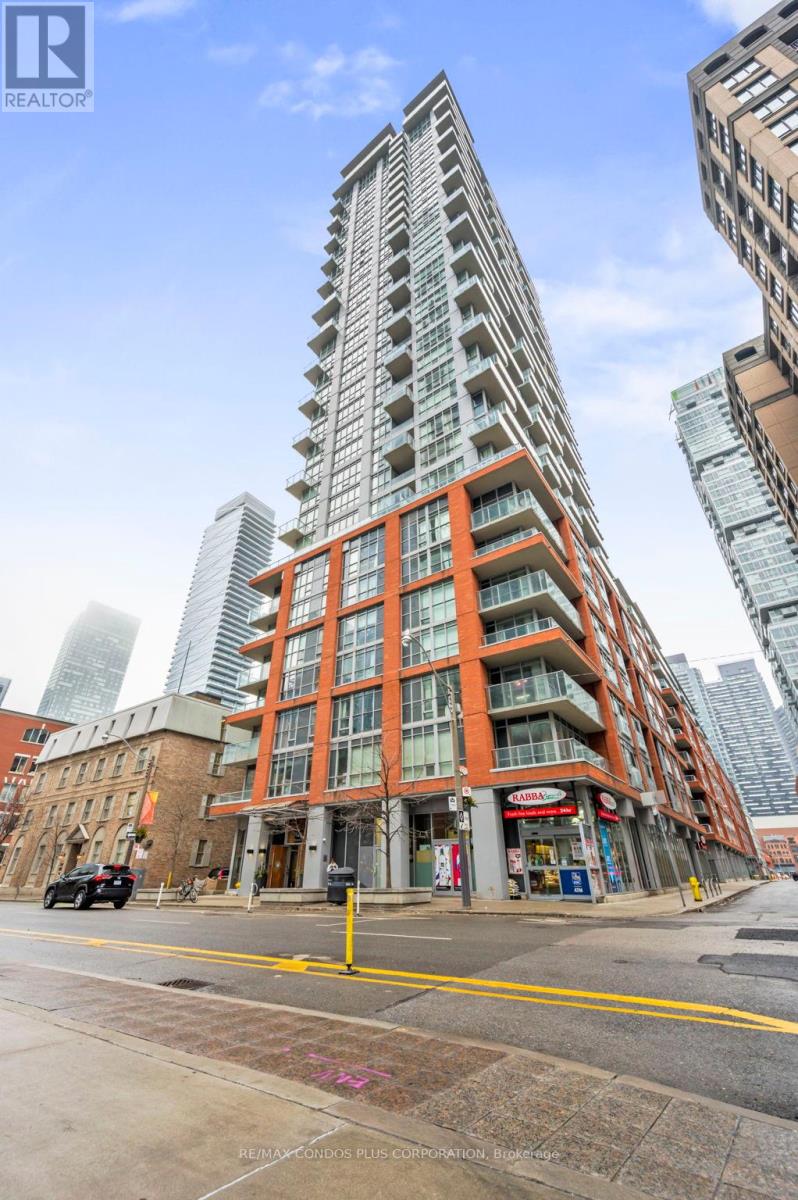 1806 - 126 SIMCOE STREET, Toronto, Ontario