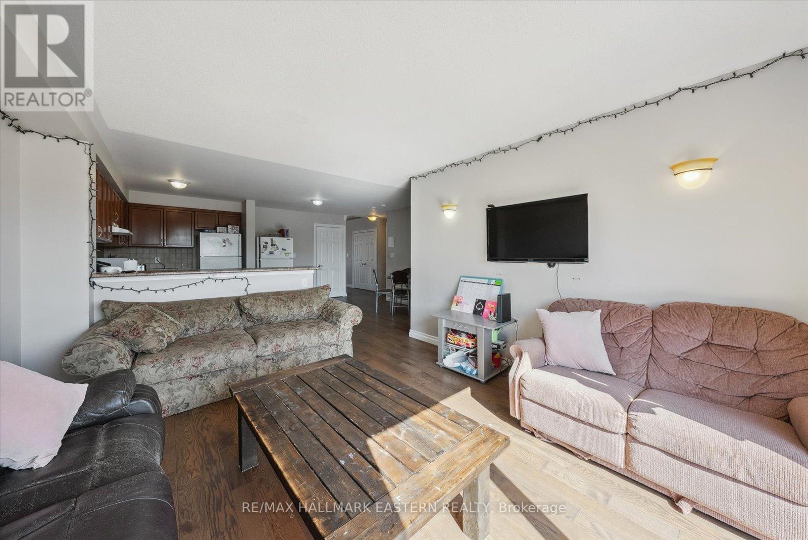 257 Tobin Court, Peterborough North, Ontario  K9H 7S7 - Photo 12 - X12040018
