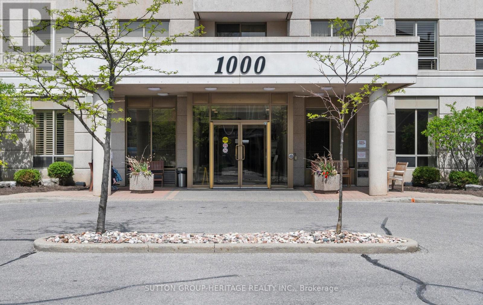 1015 - 1000 The Esplanade Avenue N, Pickering, Ontario  L1V 6V4 - Photo 2 - E12178857