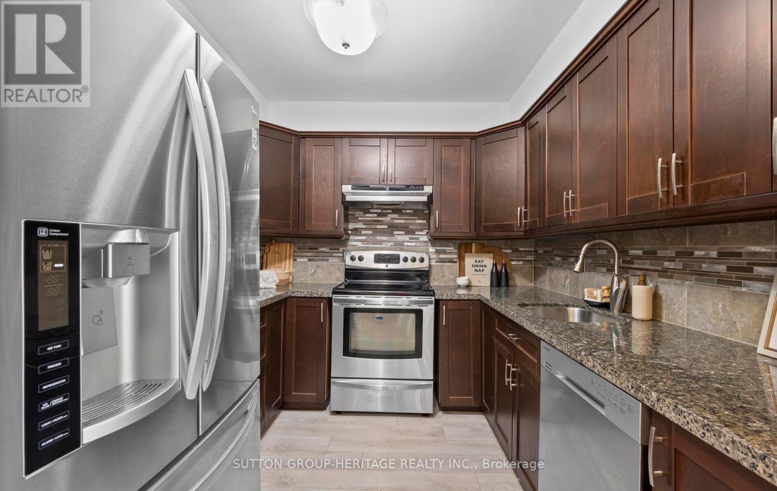 1015 - 1000 The Esplanade Avenue N, Pickering, Ontario  L1V 6V4 - Photo 6 - E12178857