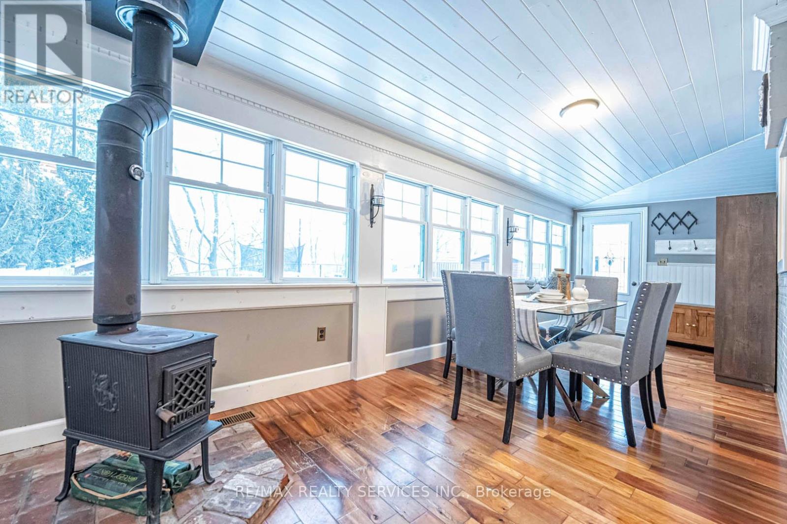 112 Court Street N, Milton (Om Old Milton), Ontario  L9T 2S3 - Photo 17 - W12178672