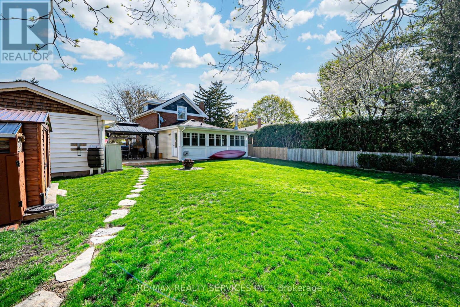112 Court Street N, Milton (Om Old Milton), Ontario  L9T 2S3 - Photo 35 - W12178672