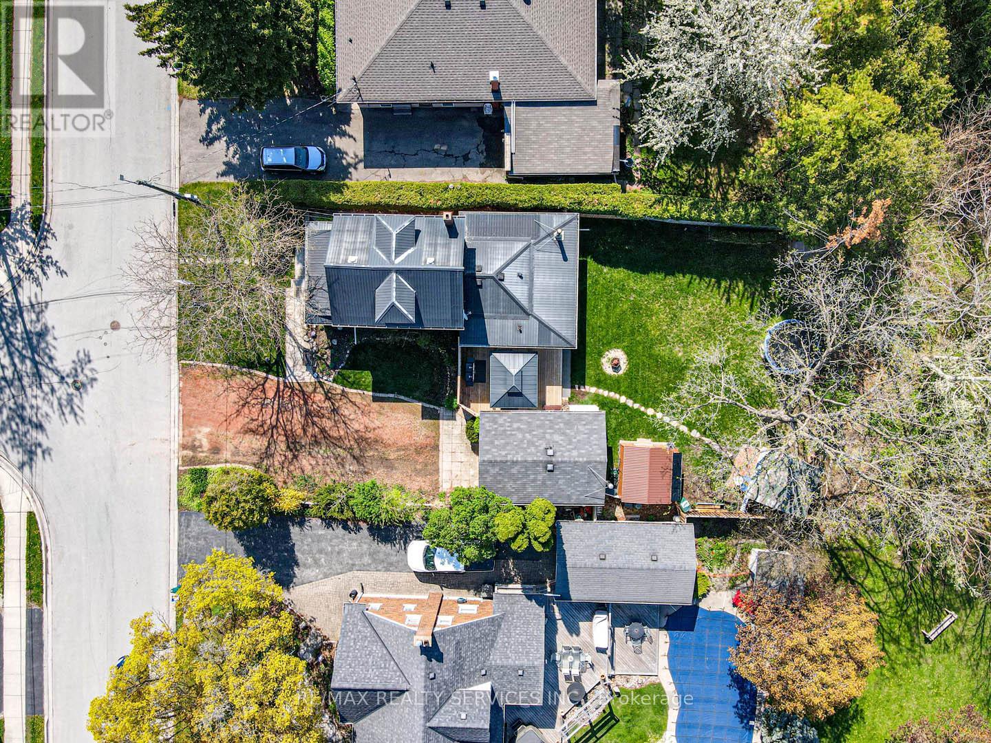 112 Court Street N, Milton (Om Old Milton), Ontario  L9T 2S3 - Photo 4 - W12178672