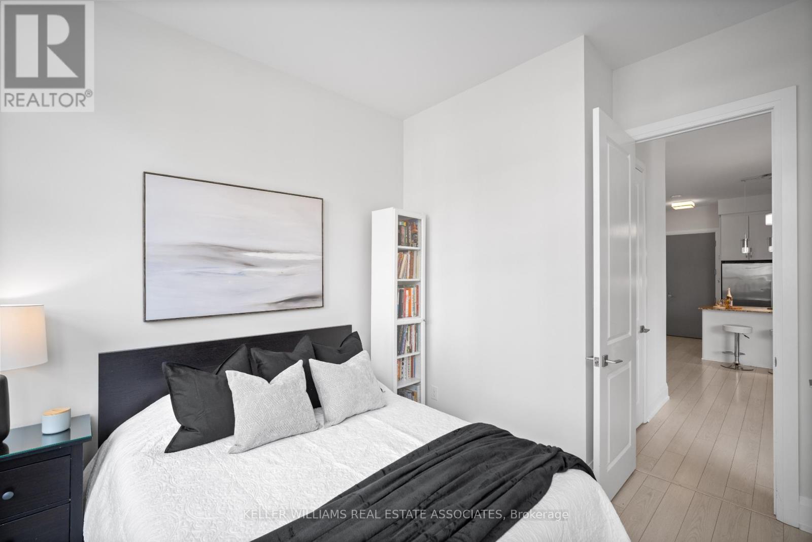 103 - 2 Old Mill Drive, Toronto (High Park-Swansea), Ontario  M6S 0A1 - Photo 15 - W12178725